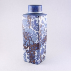 Royal Copenhagen/ロイヤル・コペンハーゲン Johanne Gerber デザインの花瓶(中) Baca/バッカ