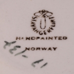 Stavangerflint/スタヴァンゲルフリント Inger Waage(インゲル・ヴォーゲ)による少女のイラスト小皿 17-137
